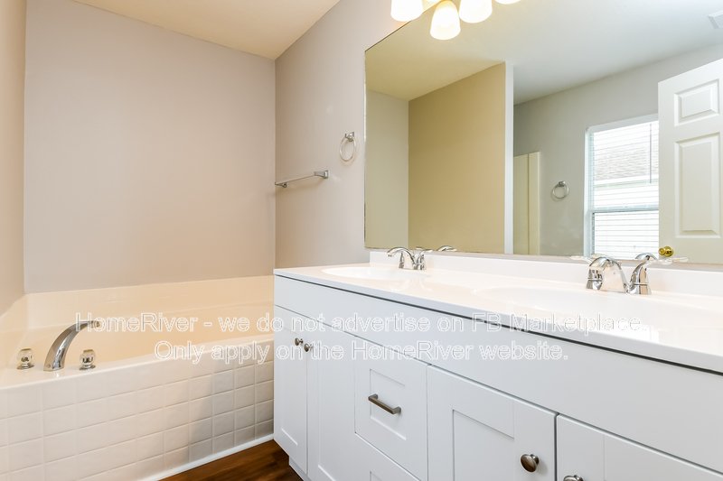 Available Now! Amazing 3 bed 2 bath home! property image