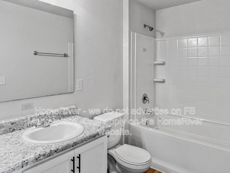 Available Now! 323 Parkview Dr, Palm Coast, FL 32164 property image