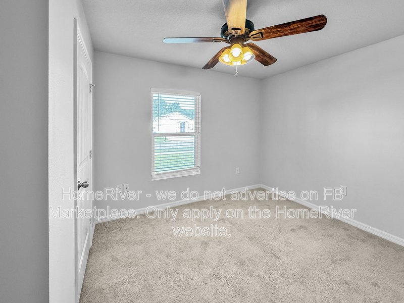 Available Now! 323 Parkview Dr, Palm Coast, FL 32164 property image