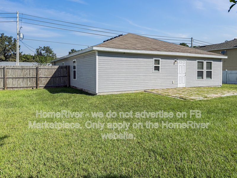 Available Now! 323 Parkview Dr, Palm Coast, FL 32164 property image