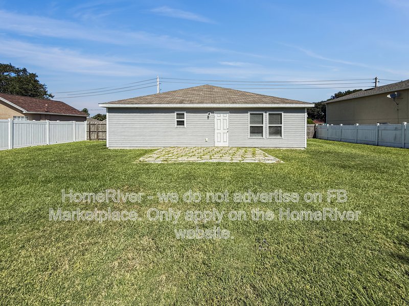 Available Now! 323 Parkview Dr, Palm Coast, FL 32164 property image