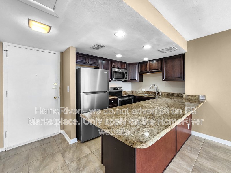 Move In Ready! - 4015 Bayshore Blvd unit 15 E Tampa, FL 33611 property image