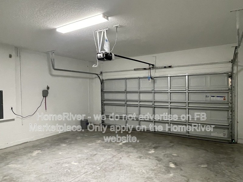 Available Now! - 2333 STRATTEN DR, ZEPHYRHILLS, FL property image