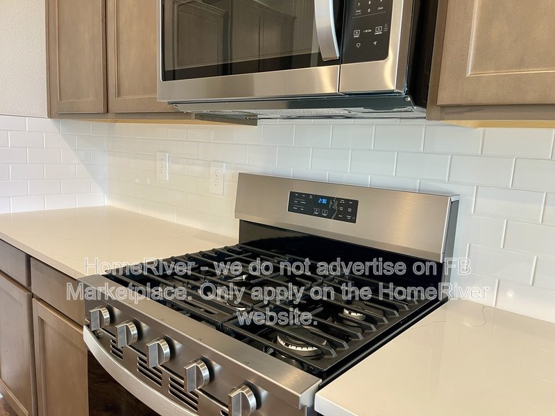 Available Now! - 2333 STRATTEN DR, ZEPHYRHILLS, FL property image