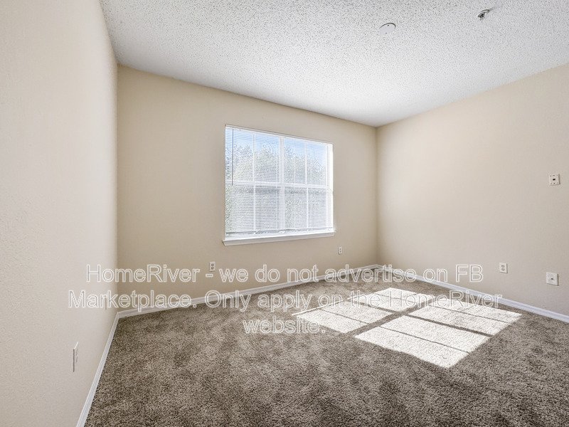 Move in Ready! 18001 Richmond Place Dr Apt 822 property image