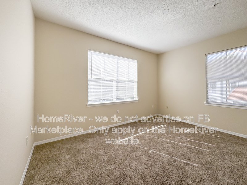 Move in Ready! 18001 Richmond Place Dr Apt 822 property image
