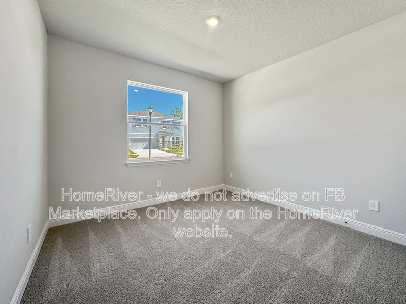 Available Now! - 2333 STRATTEN DR, ZEPHYRHILLS, FL property image