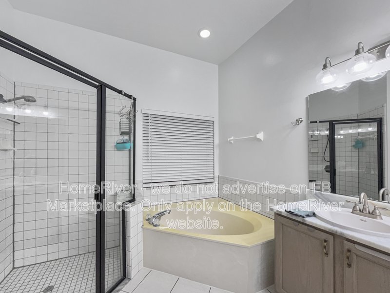 Move In Ready! -  729 ADRIANE PARK CIR, KISSIMMEE FL 34744 property image