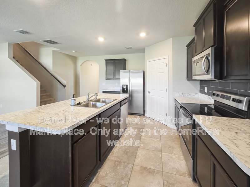 Move In Ready! - 401 GUINEVERE DR SW, PALM BAY FL 32908 property image