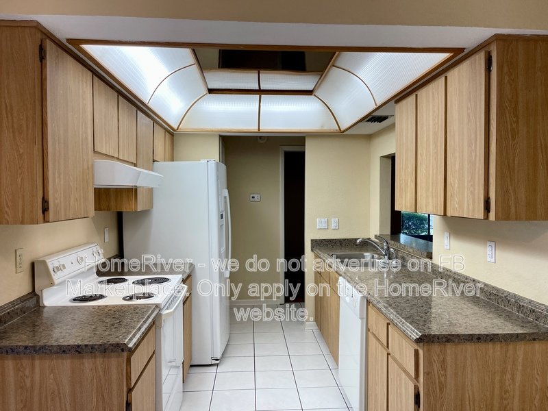 Available Now - 15720 Country Lake Dr Tampa, FL 33624 property image