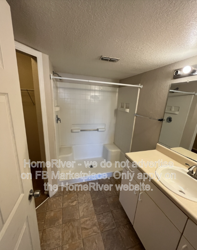 Available Now - 5124 Park Central Dr Apt 528 property image