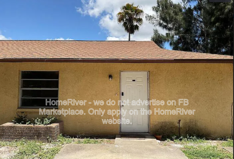 Do Not Miss Out! - 905 63rd Ave W Bradenton, FL 34207 property image
