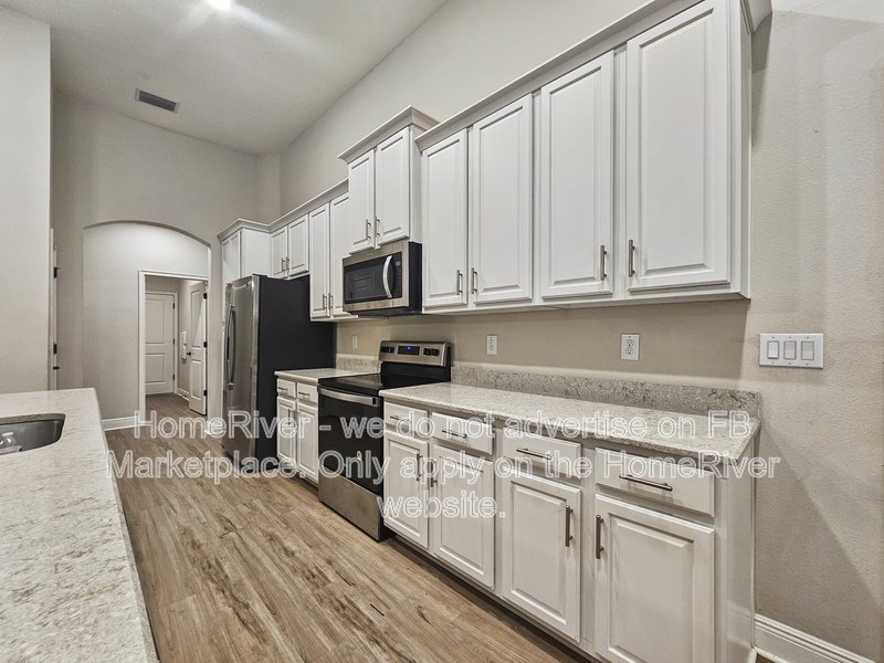 Available Now - 27065 Sora Blvd, Wesley Chapel property image