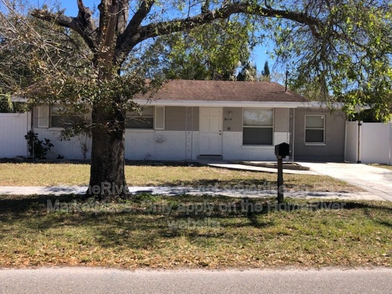 Available Now! 3 bed 2 bath South Tampa Home property image