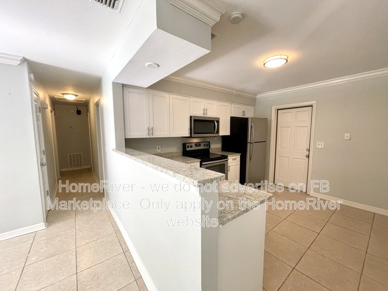 Available Now! 3 bed 2 bath South Tampa Home property image