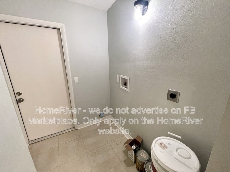 Available Now! 3 bed 2 bath South Tampa Home property image