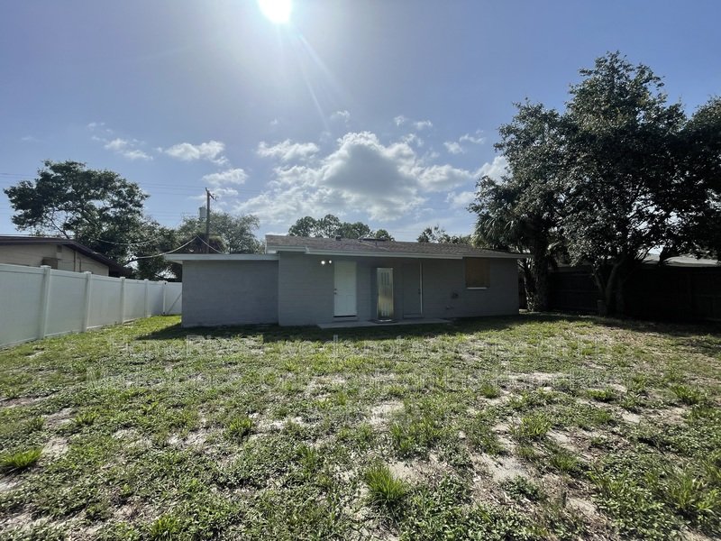 Available Now! 3 bed 2 bath South Tampa Home property image