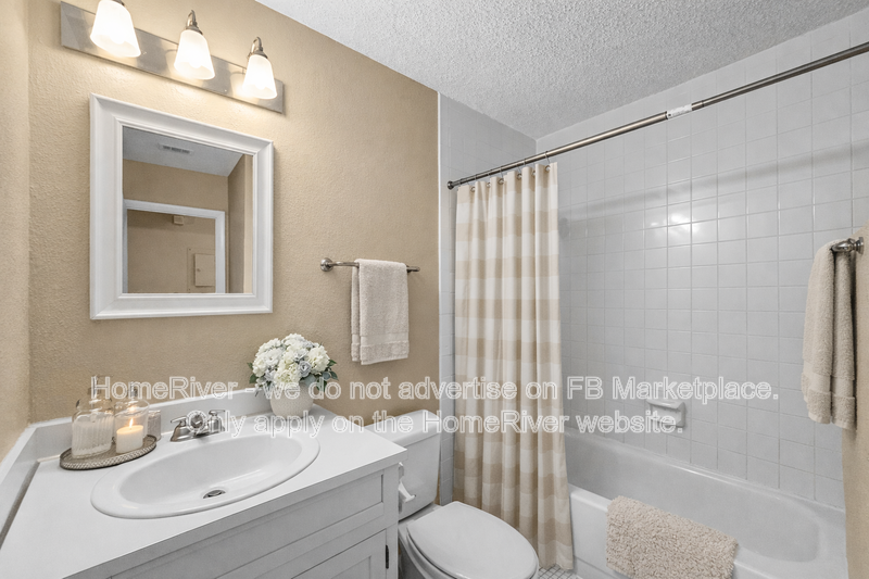 Now Available! - 4016 Cortez Dr Apt D, Tampa property image