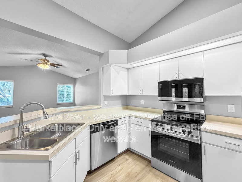 Available Now! Amazing 3 bed 2 bath home! property image