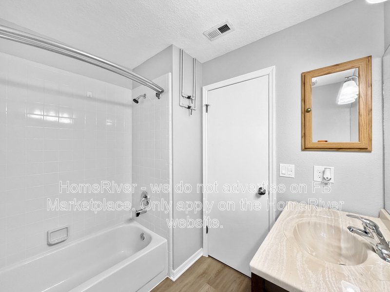 Available Now! Amazing 3 bed 2 bath home! property image