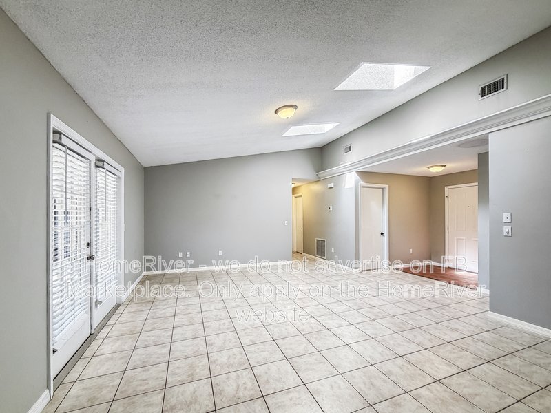 Available Now! Amazing 3 bed 2 bath home! property image