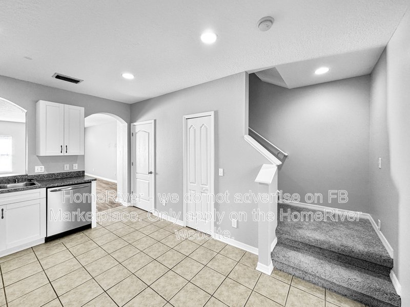 Move In Ready! - 5813 Fishhawk Ridge Dr Lithia, FL 33547 property image
