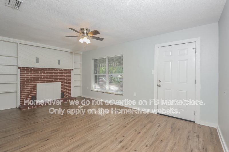 Available Now! Amazing 5 bed 3 bath home! property image