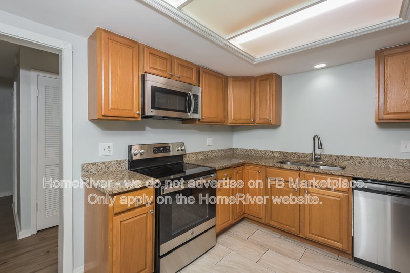 Available Now! Amazing 5 bed 3 bath home! property image