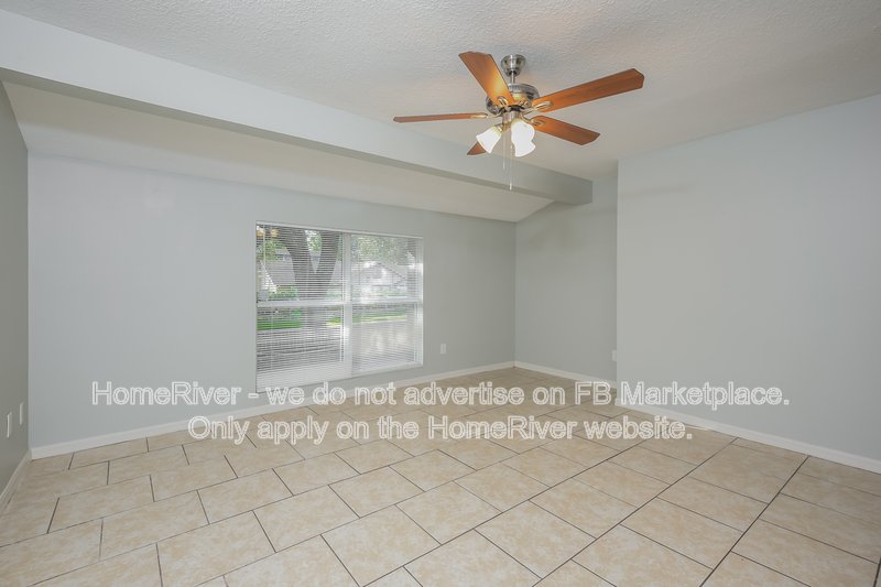 Available Now! Amazing 5 bed 3 bath home! property image