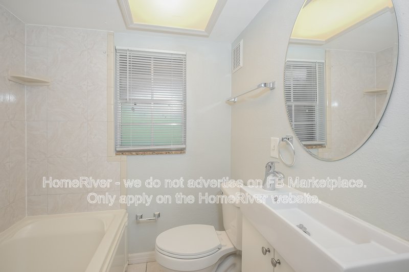 Available Now! Amazing 5 bed 3 bath home! property image