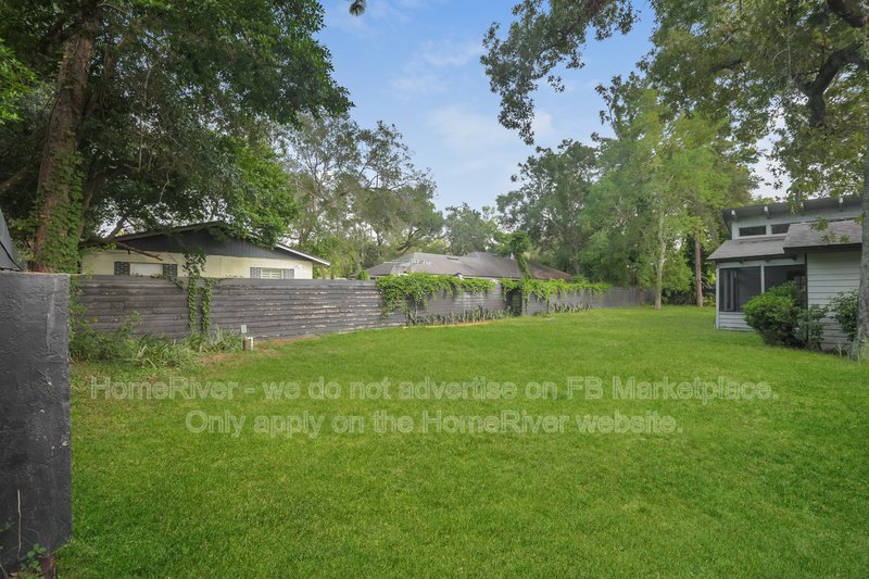 Available Now! Amazing 5 bed 3 bath home! property image