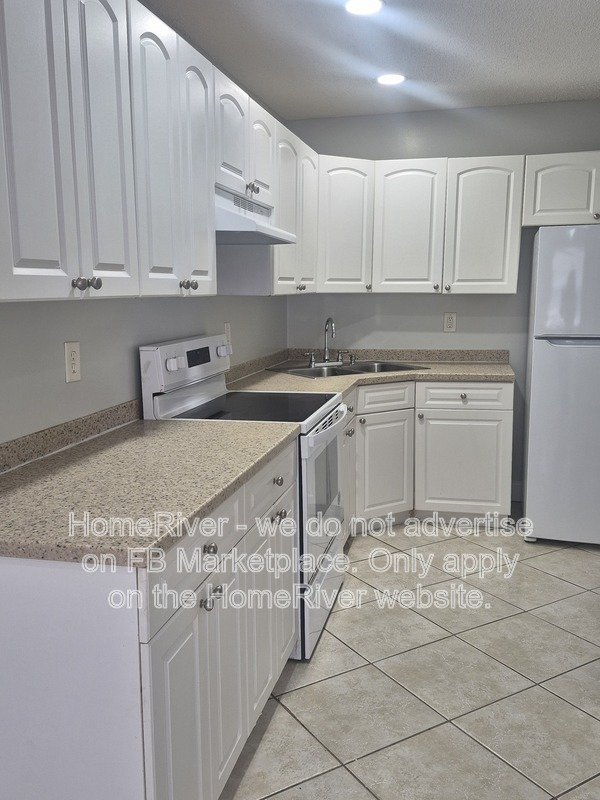 Move In Ready! 2015 OLEANDER BLVD APT D, FORT PIERCE FL 34950 property image