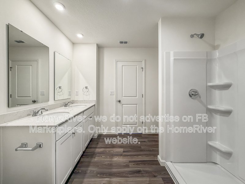 Available Now! Amazing 4 bedroom 2.5 bath home! property image