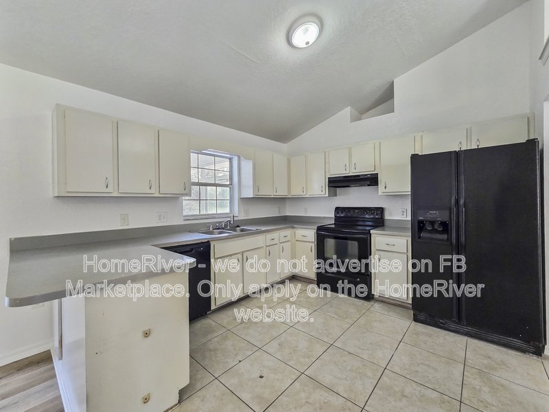 Apply Now!!! 14070 SW 17th Place property image