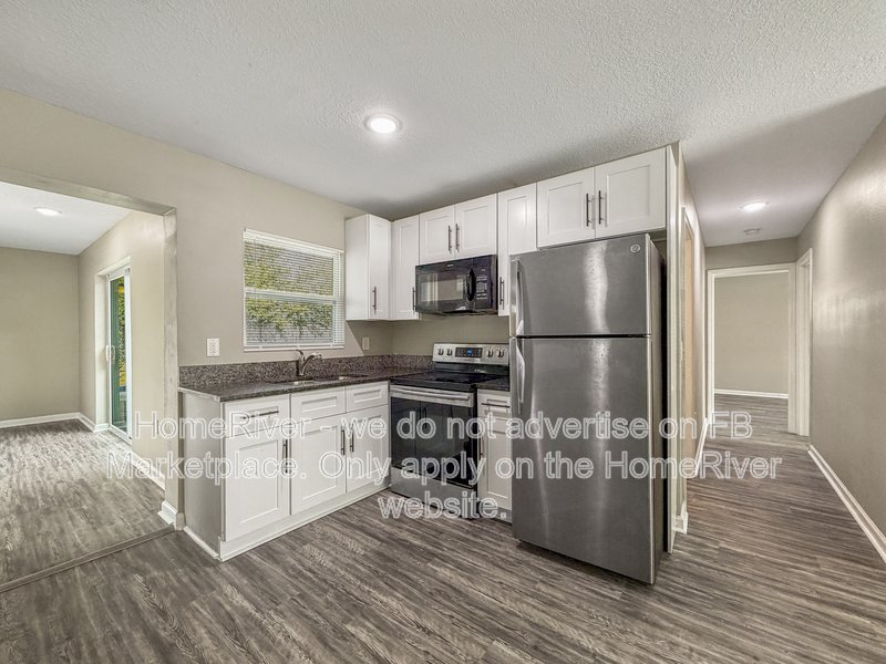 POOL! APPLY NOW!1632 HERNANDES DR property image