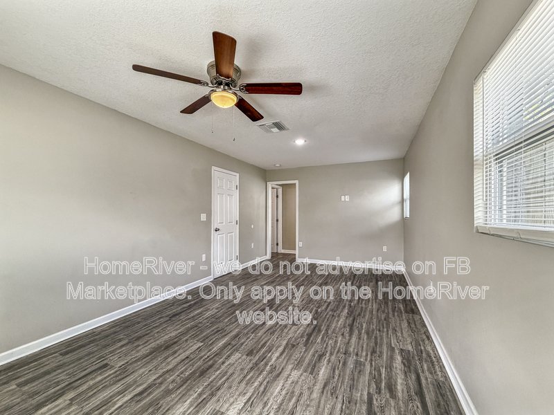 POOL! APPLY NOW!1632 HERNANDES DR property image