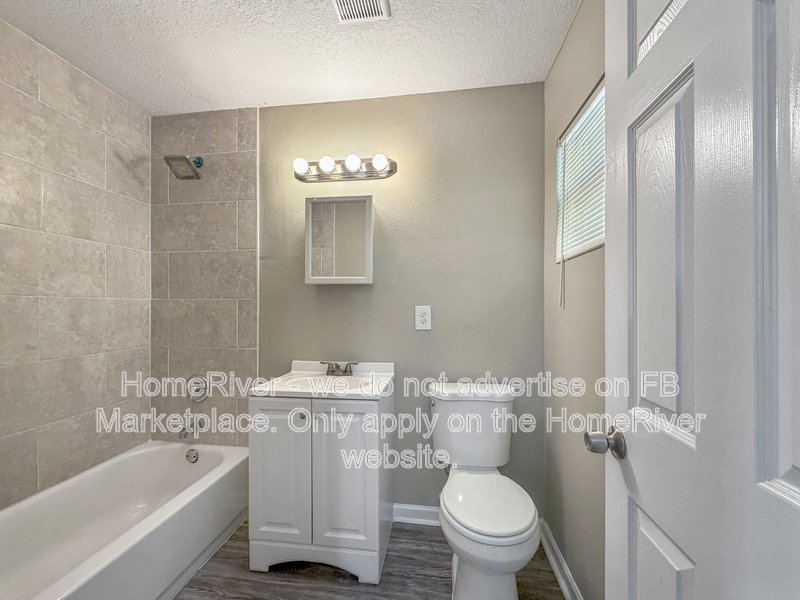 POOL! APPLY NOW!1632 HERNANDES DR property image