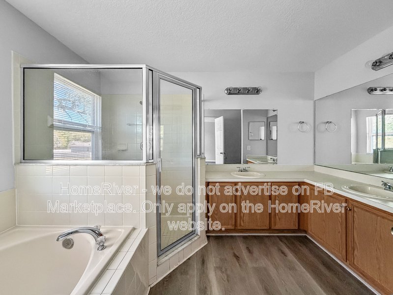 Available Now! Amazing 4 bed 2.5 bath home! property image