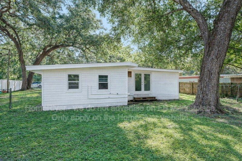 Move in ready - 2850 CR 423, LAKE PANASOFFKEE FL 33538 property image