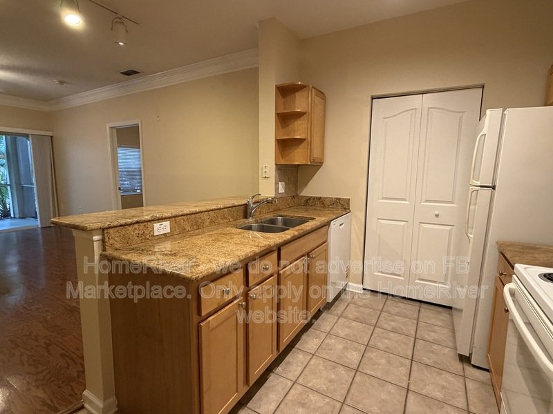 Available now - 4207 S Dale Mabry Hwy Unit 3105 property image