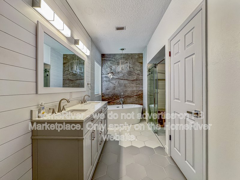 Available Now - 18808 RUE LOIRE LUTZ FL 33558 property image