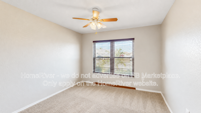 Move in ready 3/2 pet friendly home with large yard and screened porch property image
