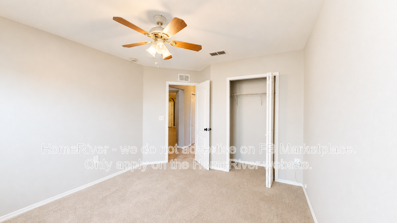 Move in ready 3/2 pet friendly home with large yard and screened porch property image