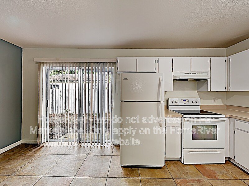 Pet-friendly 3 bedroom Bungalow w/fenced yard, and washer  and dryer property image