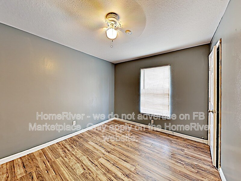 Pet-friendly 3 bedroom Bungalow w/fenced yard, and washer  and dryer property image