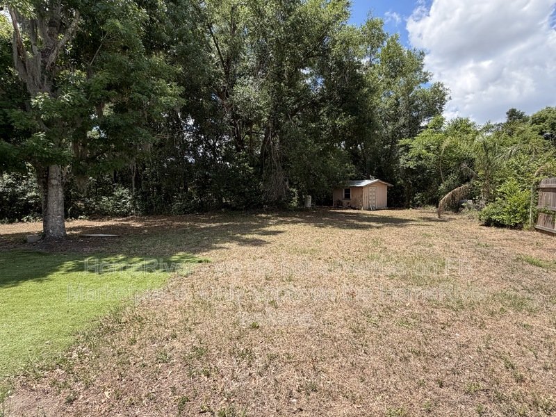3 bedroom pet-friendly home with large yard and washer and dryer property image