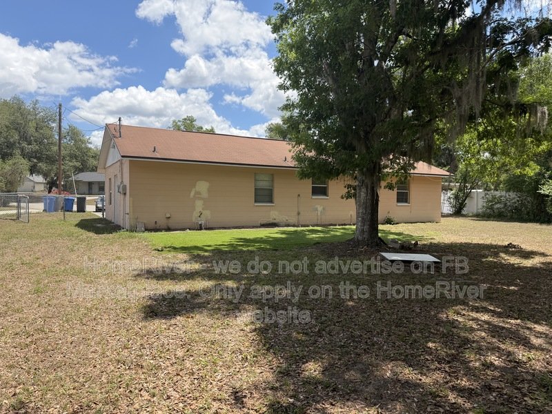 3 bedroom pet-friendly home with large yard and washer and dryer property image