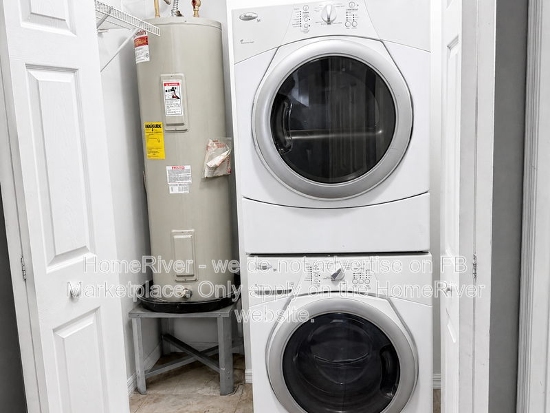 Pet-friendly 3 bedroom Bungalow w/fenced yard, and washer  and dryer property image