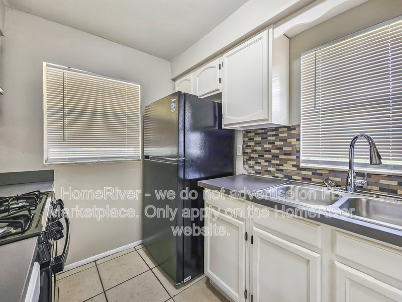 1550 Wright Drive: Pets Welcome | Covered Front Porch | 1 Car Garage property image