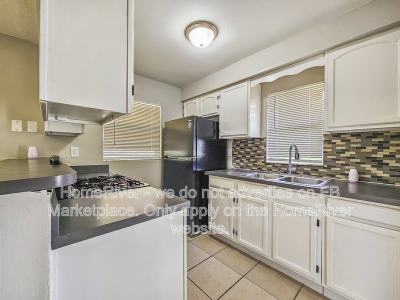 1550 Wright Drive: Pets Welcome | Covered Front Porch | 1 Car Garage property image